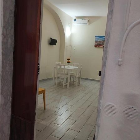 A Due Passi Da Dante Deluxe Villa เนเปิลส์ ภายนอก รูปภาพ
