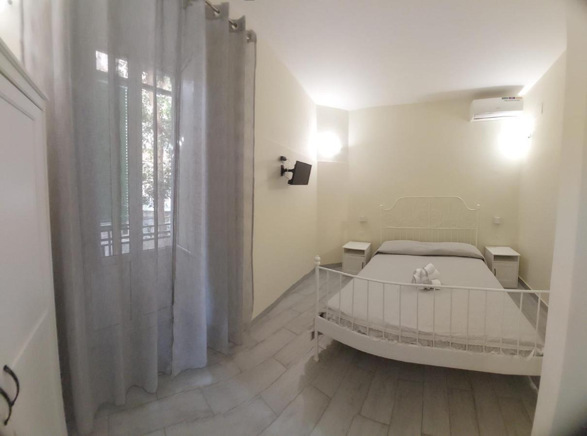 A Due Passi Da Dante Deluxe Villa เนเปิลส์ ภายนอก รูปภาพ